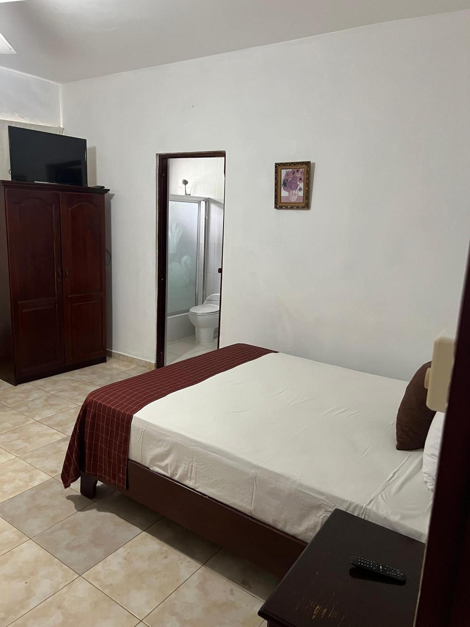 Hotel Nuevo Amanecer El Catey Εξωτερικό φωτογραφία